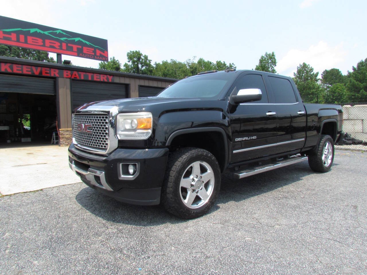 Used 2015 GMC Sierra 2500 Denali w/ Duramax Plus Package AWD/4WD image 1