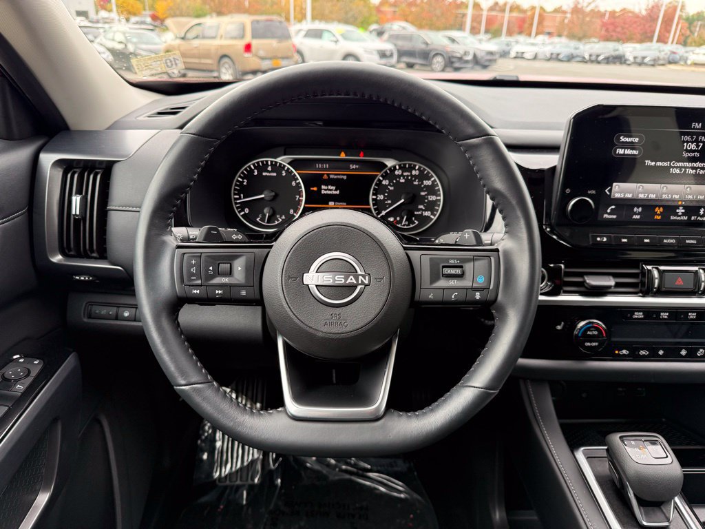 Certified 2024 Nissan Pathfinder SL w/ Black Appearance Package AWD/4WD image 5