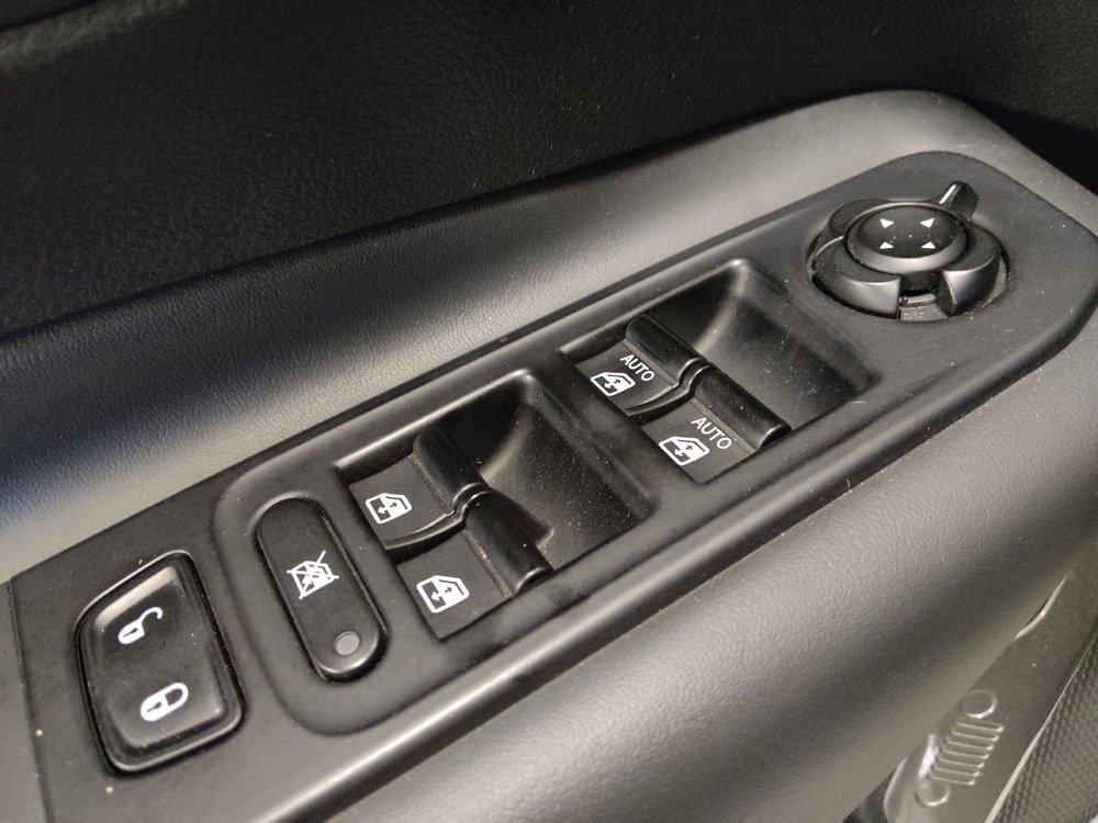 Used 2022 Jeep Renegade Latitude w/ Convenience Group image 27