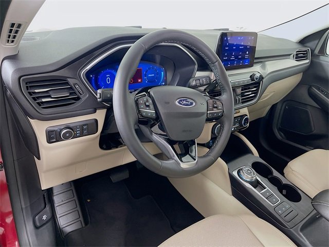 Used 2022 Ford Escape Titanium w/ Class II Trailer Tow Package image 10