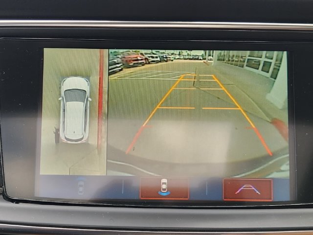 Used 2018 Buick Enclave Premium w/ Experience Buick Package FWD image 16