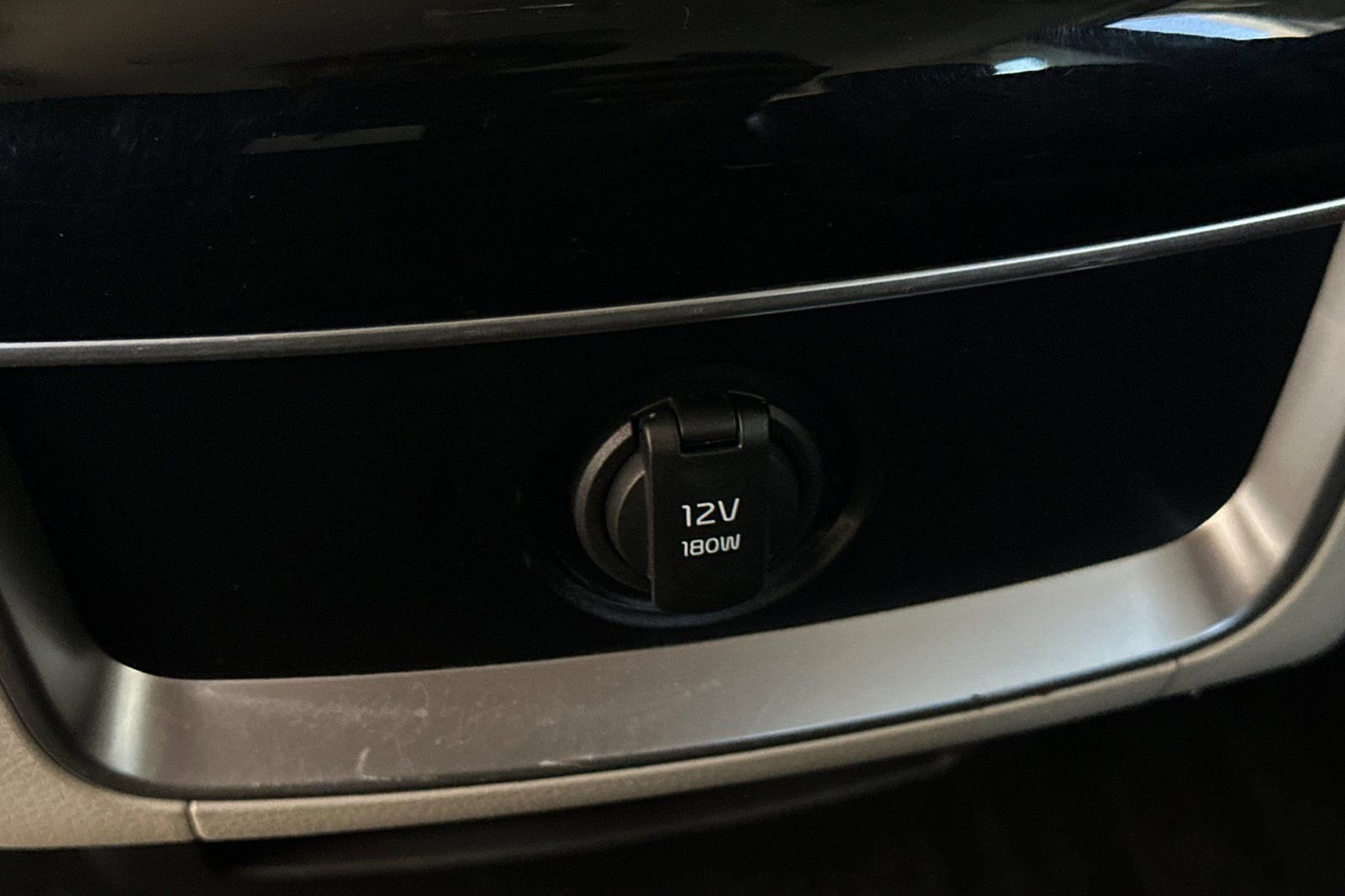 Used 2023 Kia Carnival EX image 14