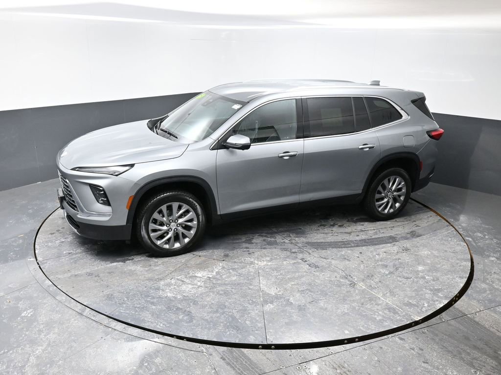 Used 2025 Buick Enclave Preferred w/ Power Package image 51