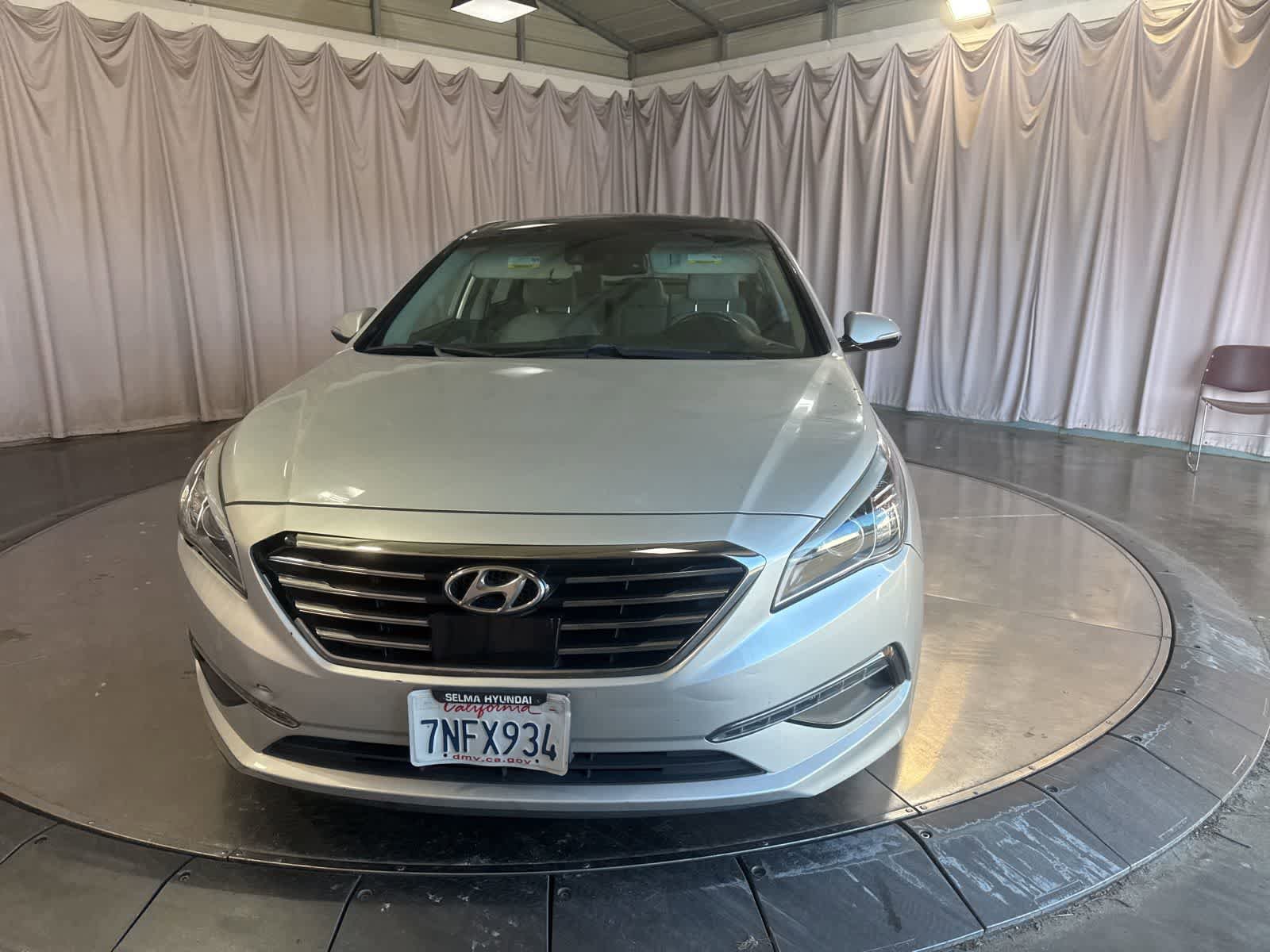 Used 2015 Hyundai Sonata Limited w/ Option Group 06 FWD image 2