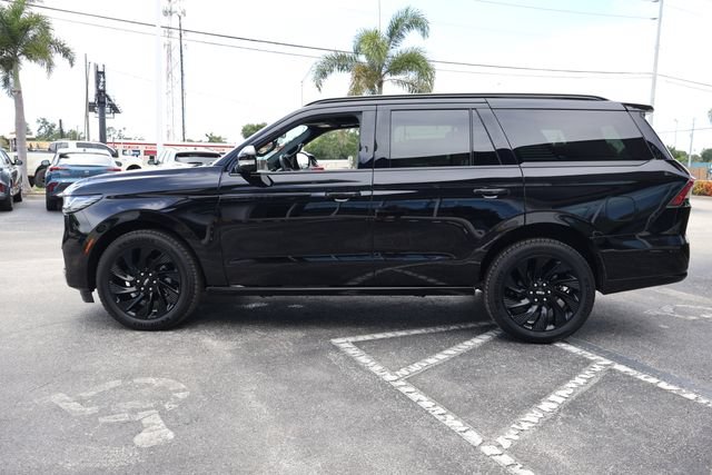 New 2027 Lincoln Navigator Reserve w/ Jet Appearance Package AWD/4WD image 4