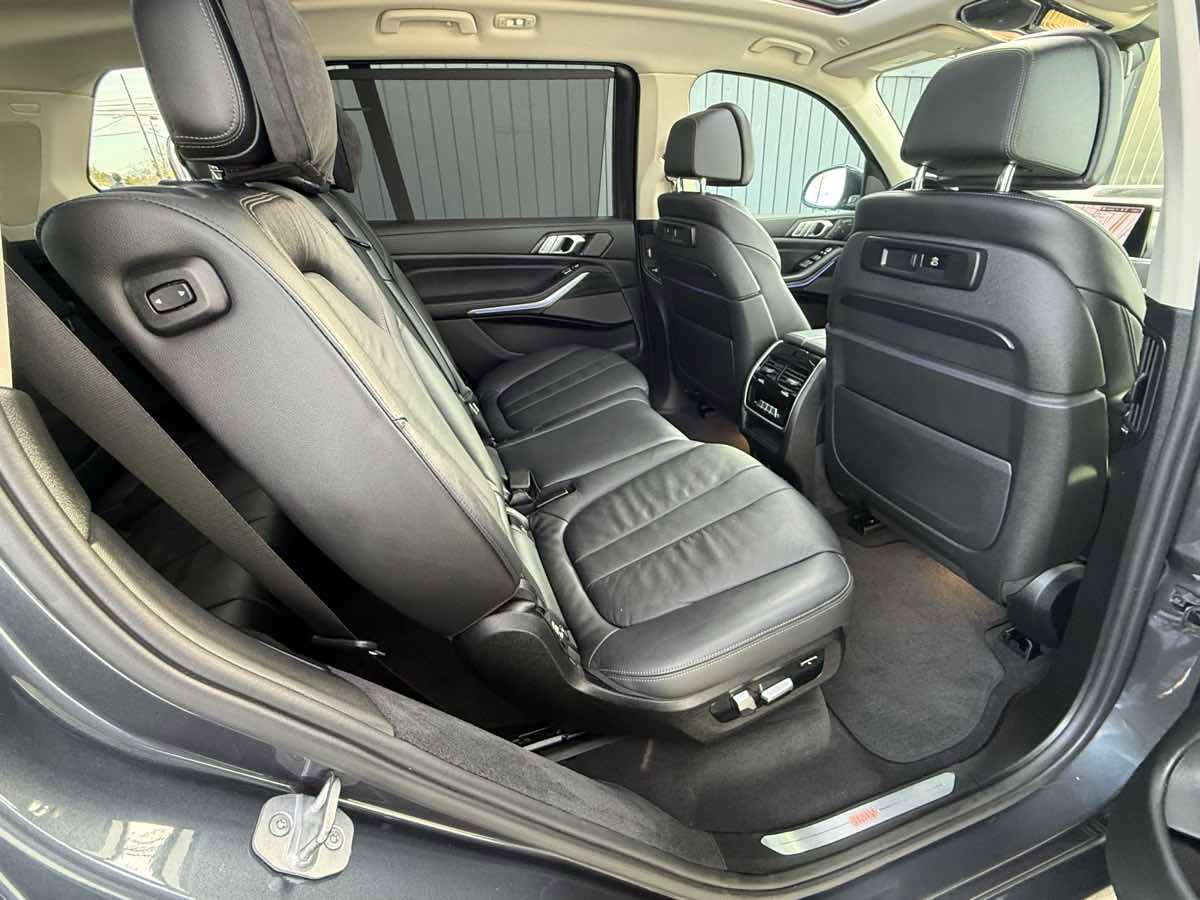 Used 2019 BMW X7 xDrive50i w/ Premium Package image 16