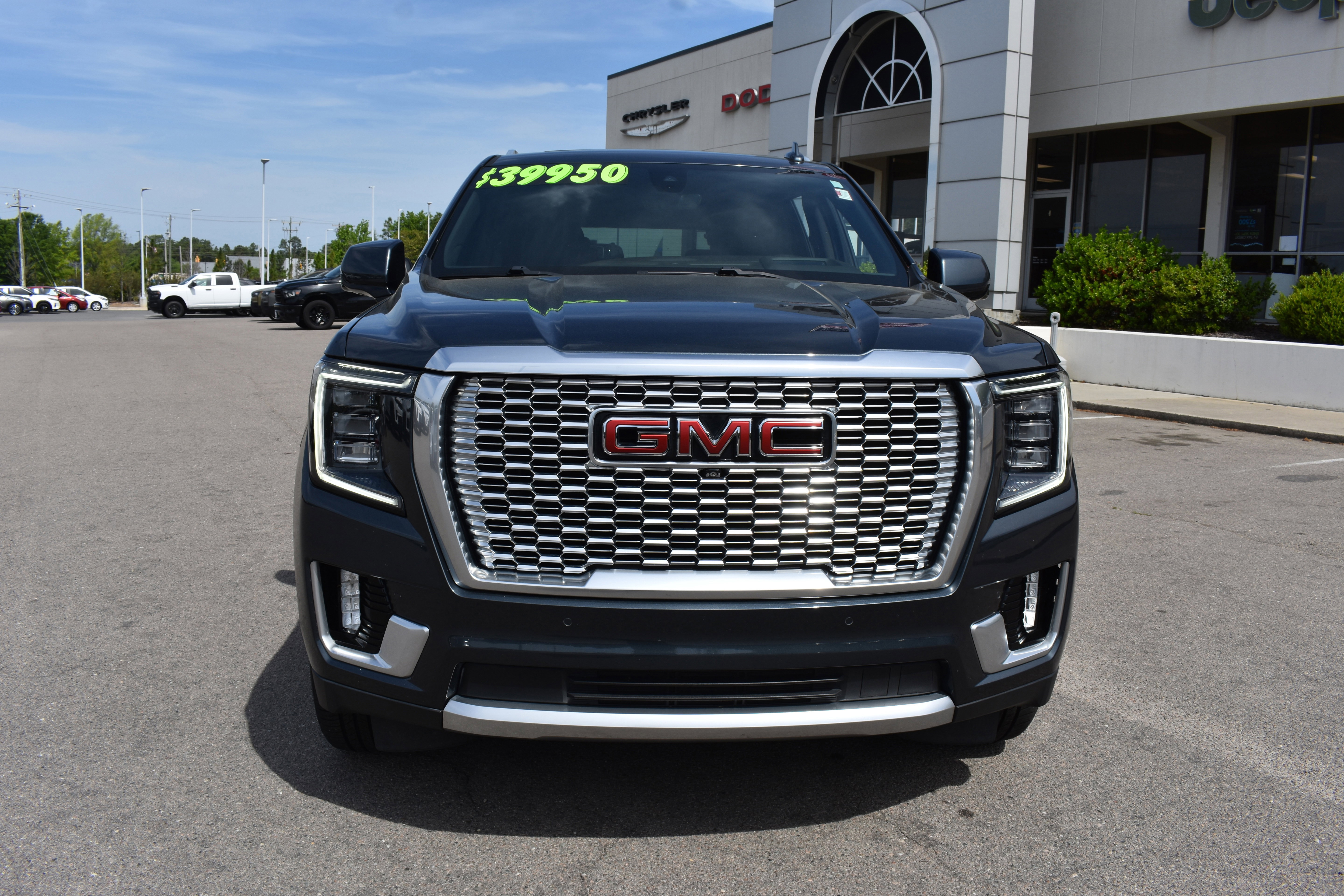 Used 2021 GMC Yukon XL Denali w/ Denali Ultimate Package AWD/4WD image 4