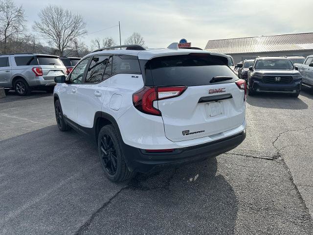 Used 2024 GMC Terrain SLE w/ Elevation Edition image 4