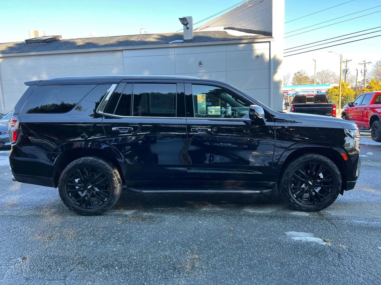 Used 2023 Chevrolet Tahoe High Country AWD/4WD image 4