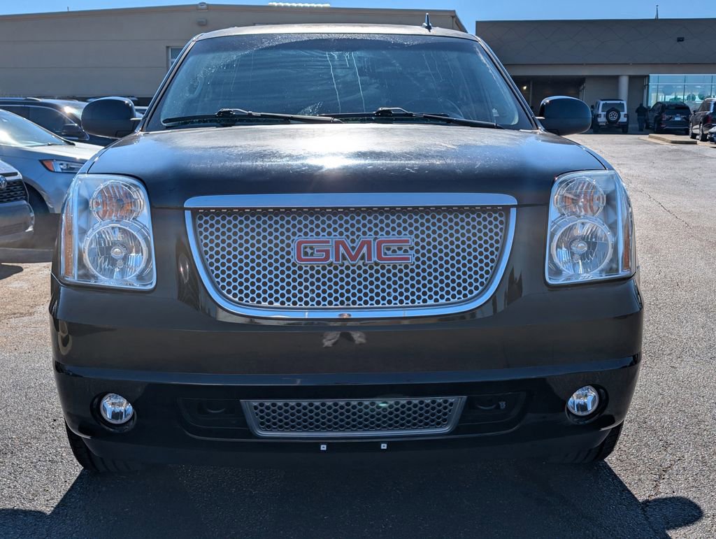 Used 2014 GMC Yukon Denali image 2
