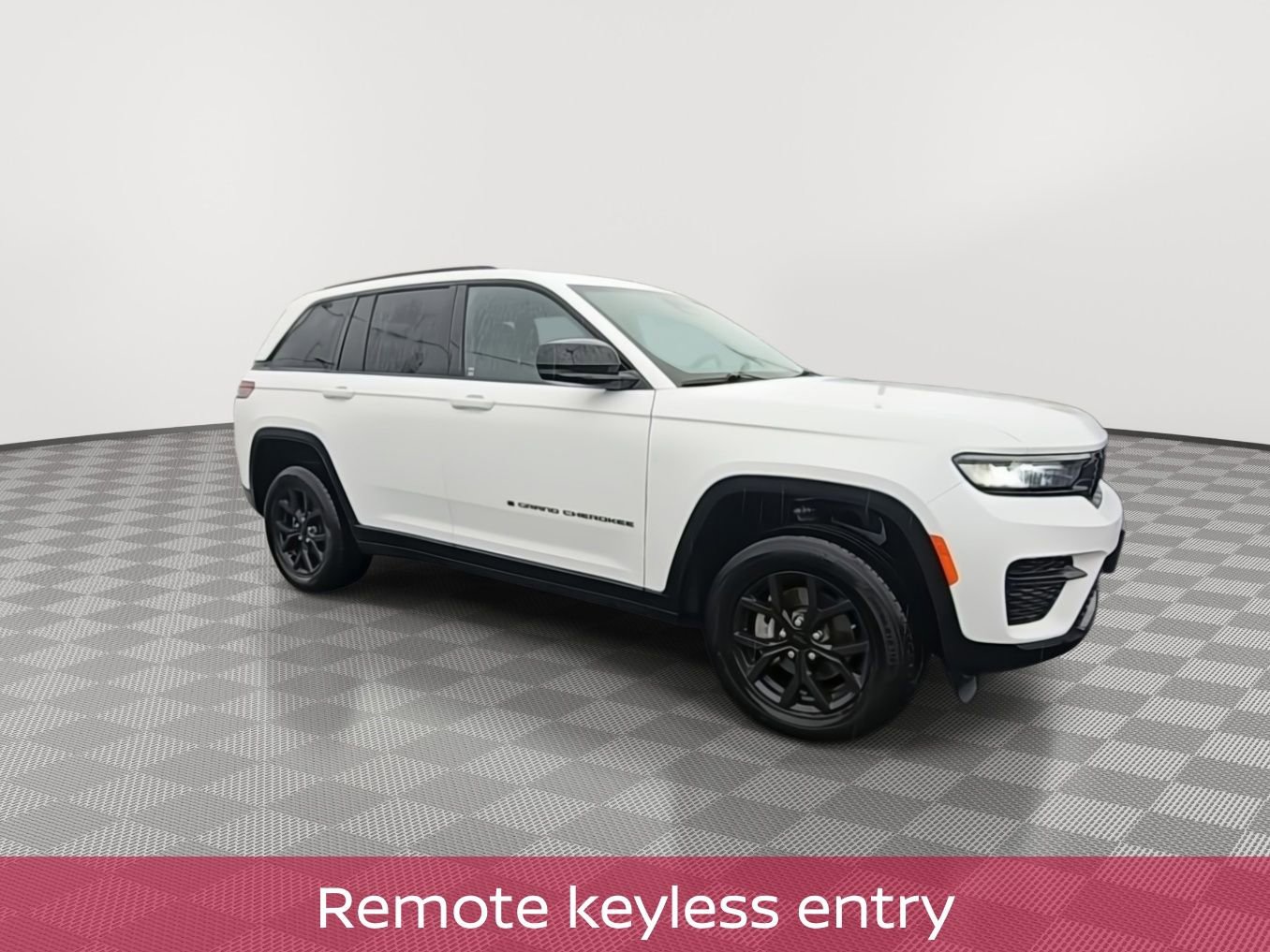 Used 2024 Jeep Grand Cherokee Altitude image 10