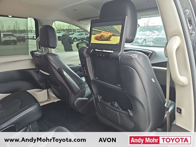 Used 2018 Chrysler Pacifica Touring-L Plus image 30