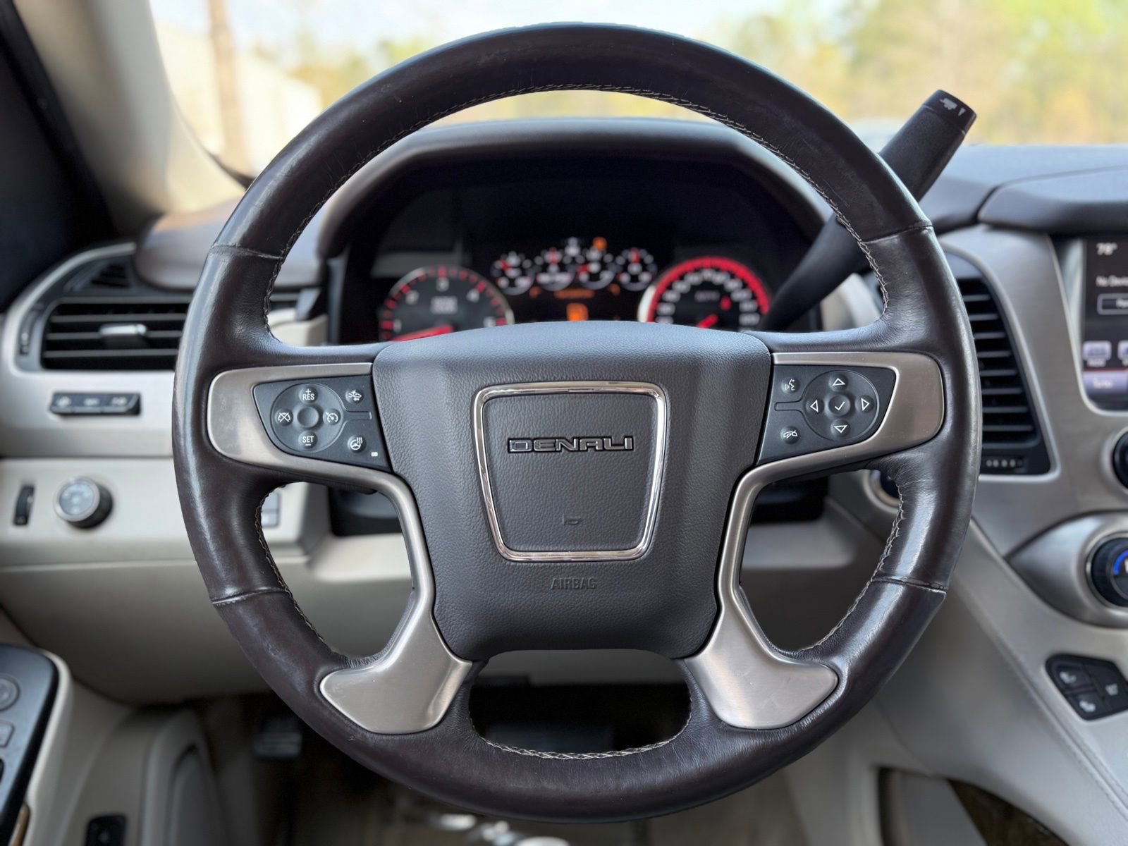 Used 2016 GMC Yukon XL Denali w/ Enhanced Security Package image 25