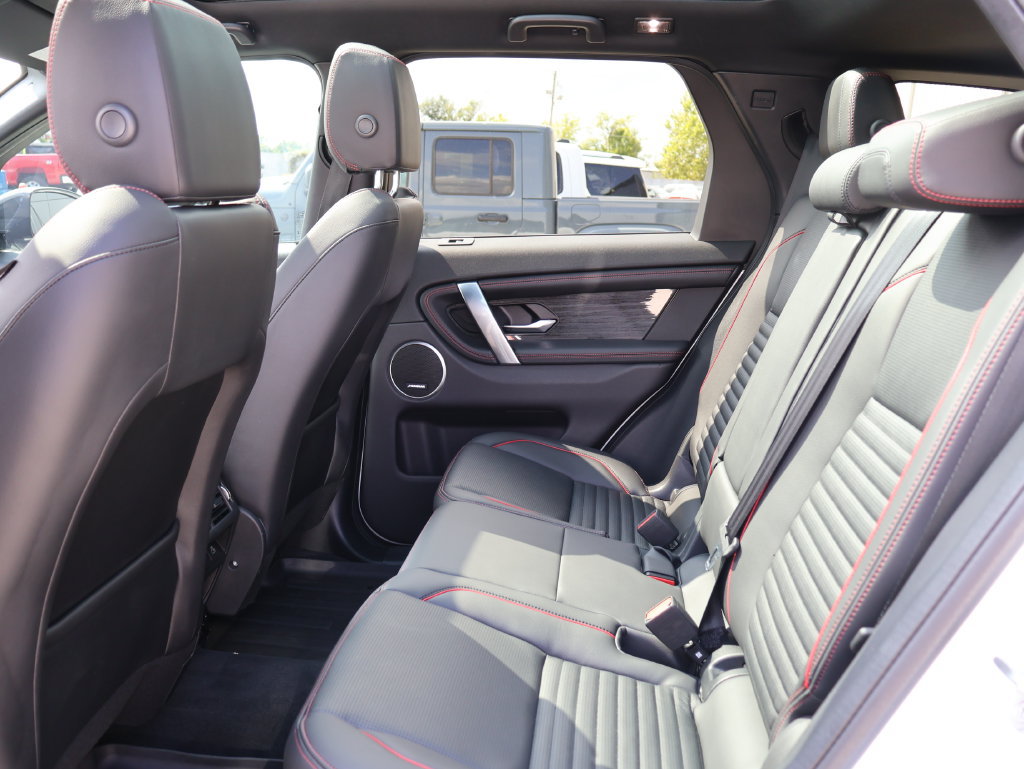 Used 2023 Land Rover Discovery Sport SE R-Dynamic AWD/4WD image 17