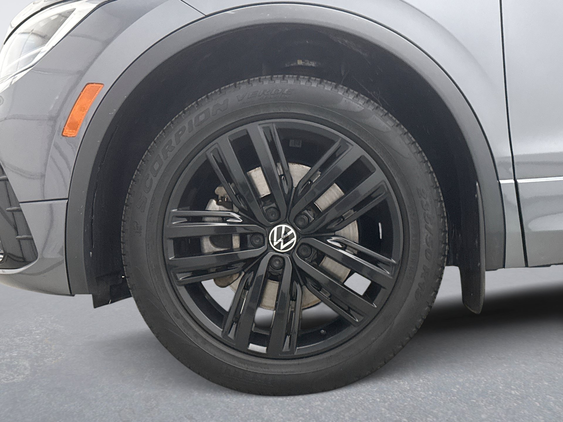 Used 2022 Volkswagen Tiguan SE R-Line AWD/4WD image 25
