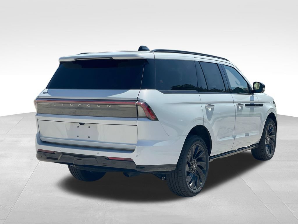 New 2026 Lincoln Navigator Reserve w/ Jet Appearance Package AWD/4WD image 5