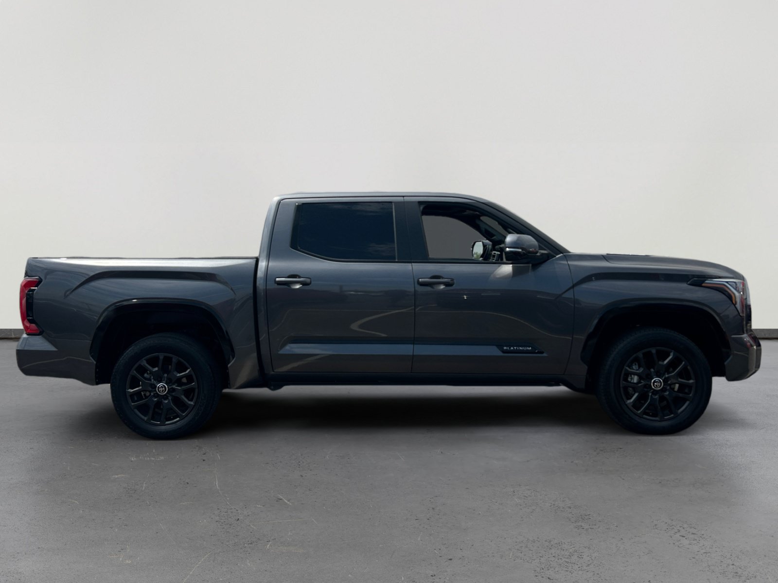 Used 2024 Toyota Tundra Platinum AWD/4WD image 6