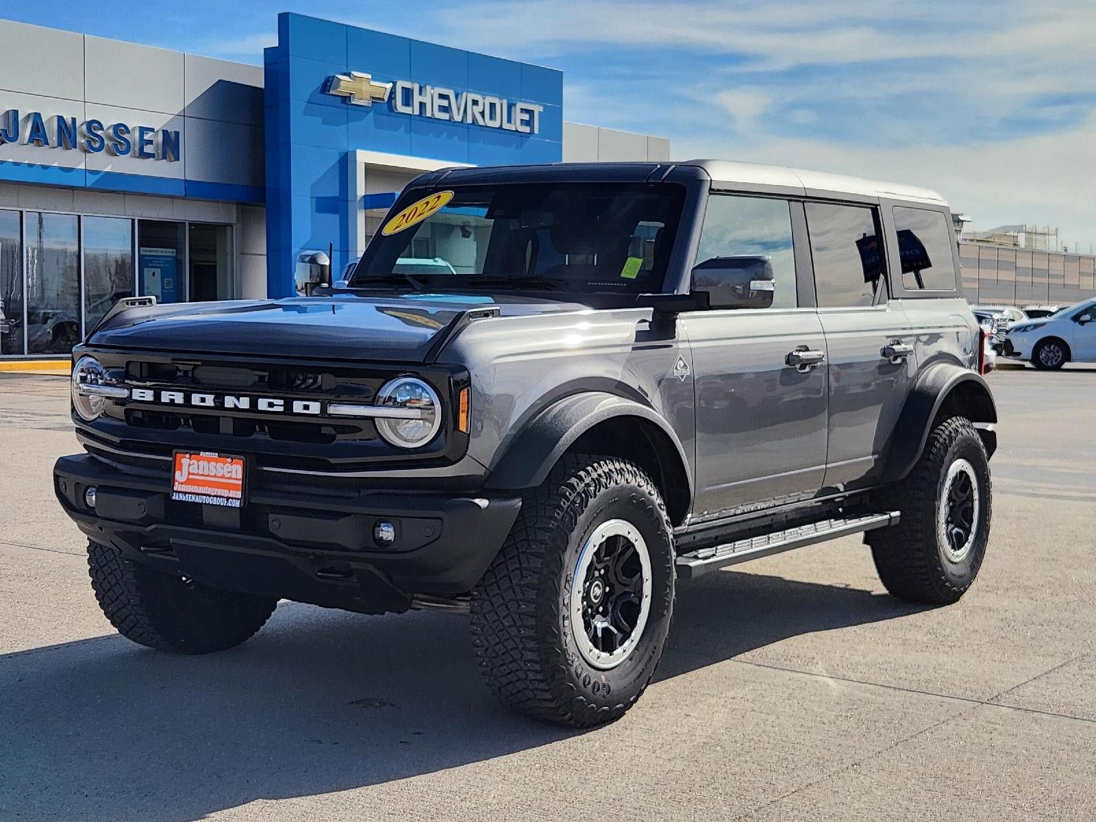 Used 2023 Ford Bronco Outer Banks w/ Sasquatch Package AWD/4WD image 2