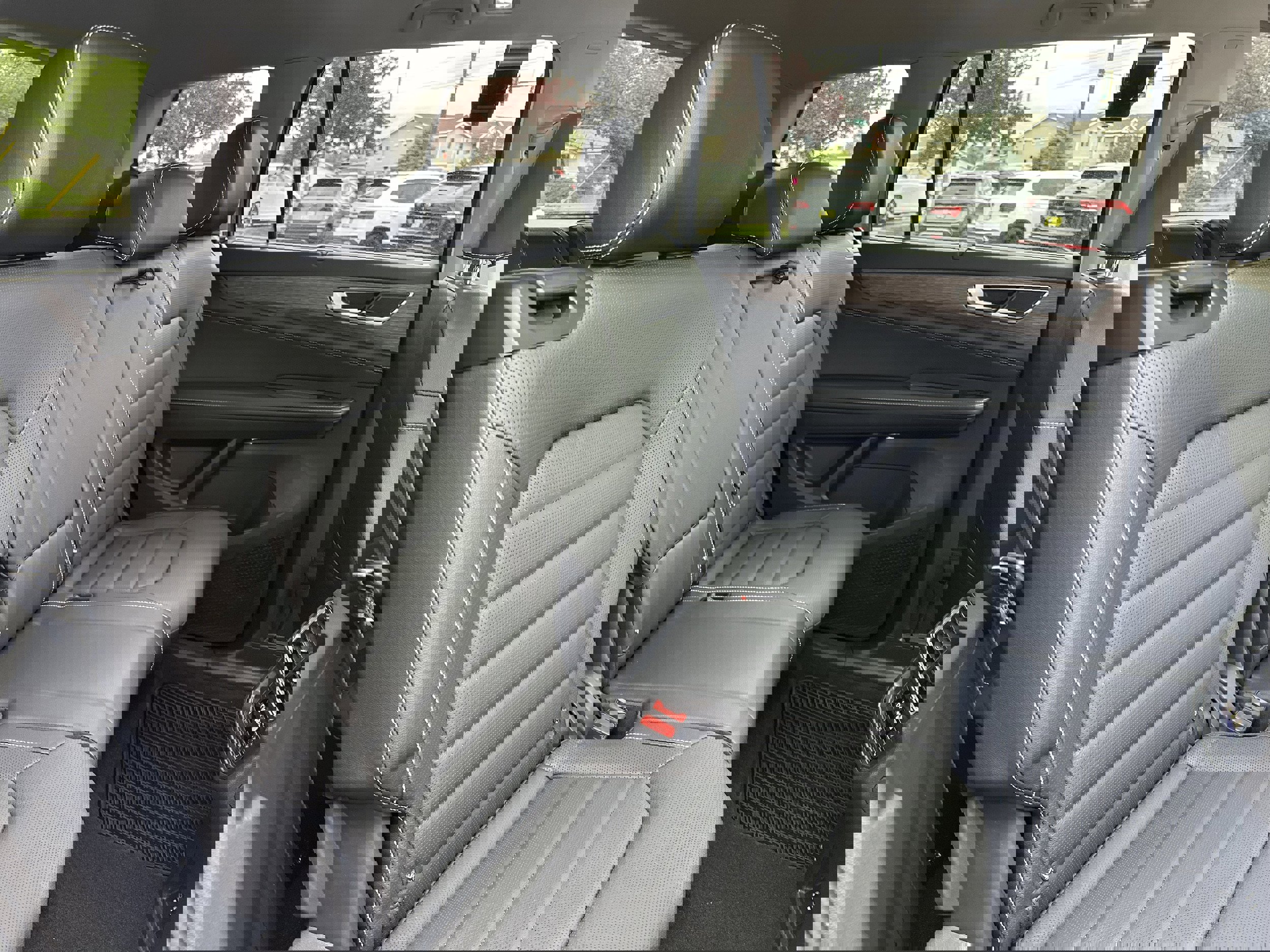 New 2025 Volkswagen Atlas SEL image 33