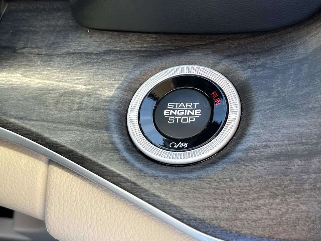 Used 2022 Jeep Grand Cherokee L Limited image 37