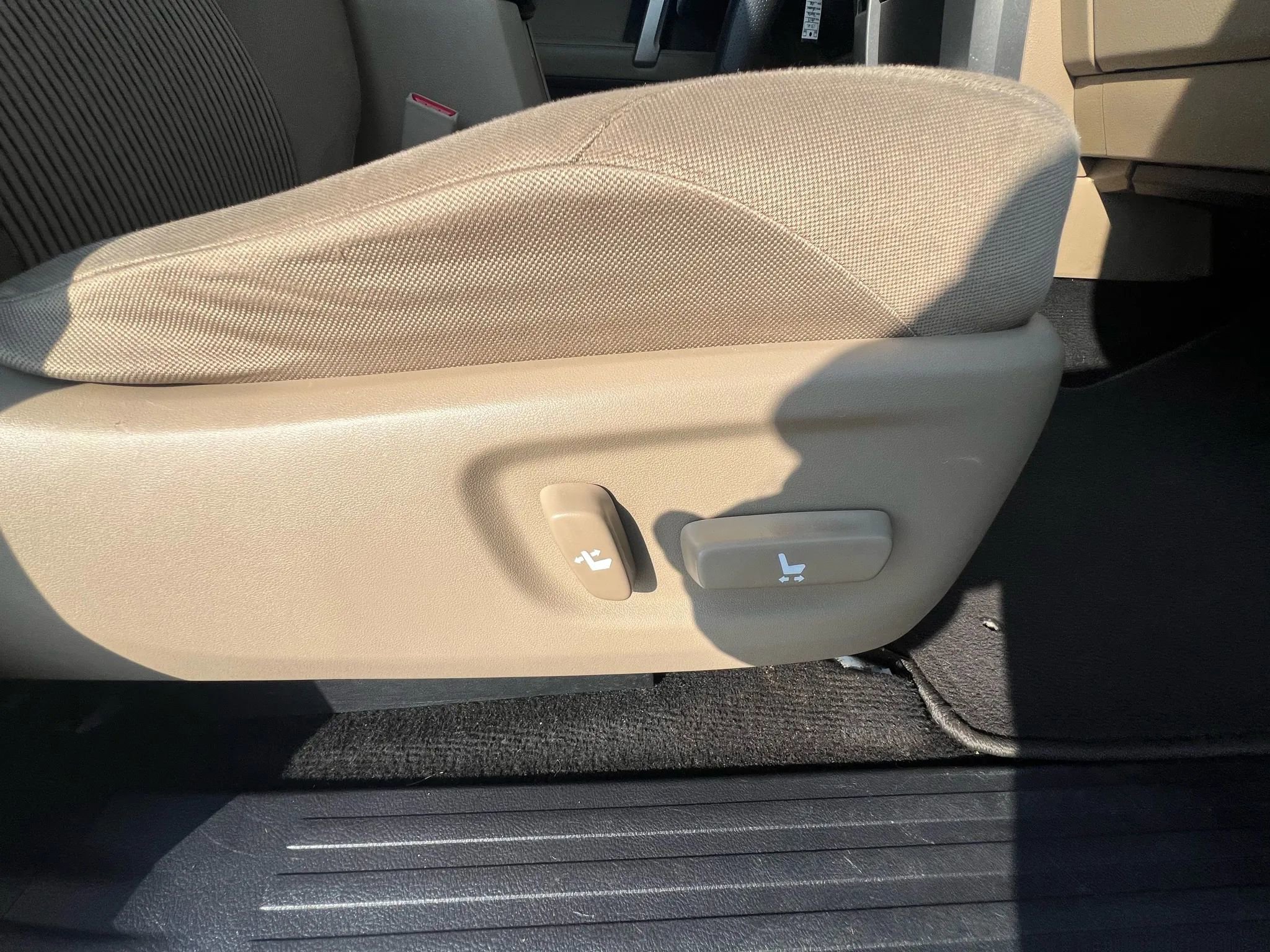 Used 2013 Toyota 4Runner SR5 image 30