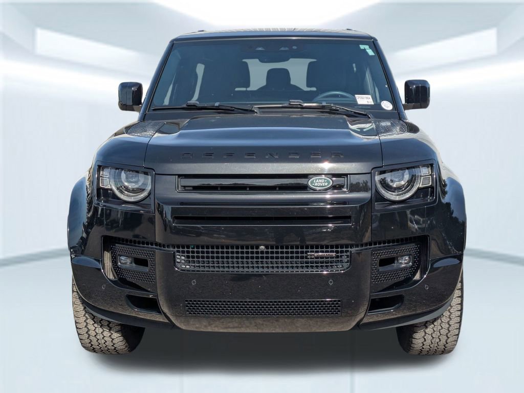 Used 2023 Land Rover Defender 90 X-Dynamic SE image 10