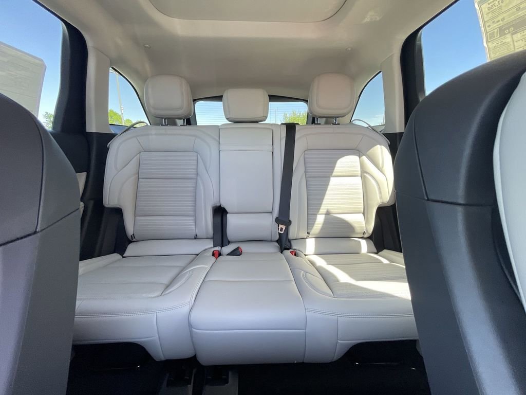 New 2026 Lincoln Nautilus Reserve w/ Jet Appearance Package AWD/4WD image 13