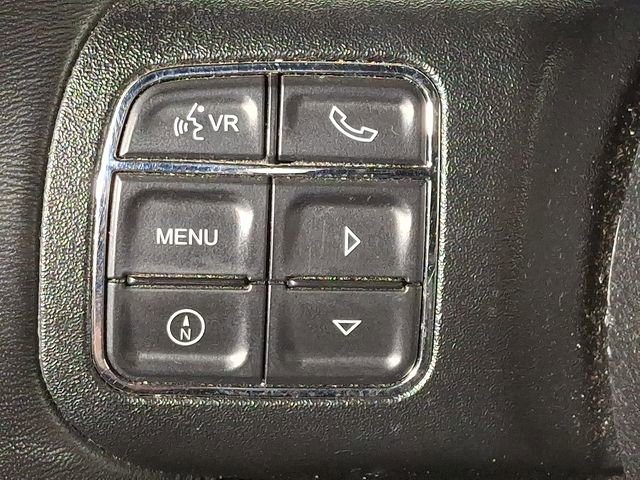 Used 2018 Jeep Wrangler Sahara w/ Connectivity Group image 19