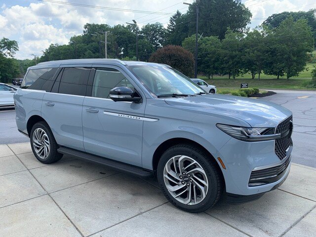 New 2027 Lincoln Navigator Premiere AWD/4WD image 7
