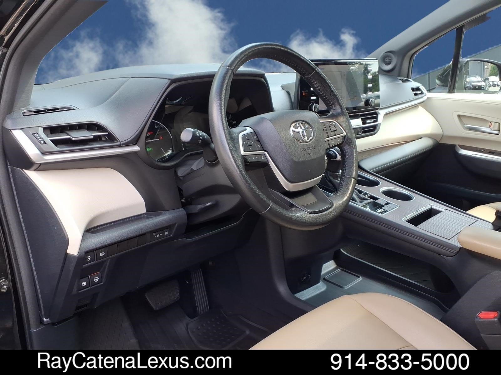 Used 2021 Toyota Sienna XLE w/ XLE Plus Package AWD/4WD image 9