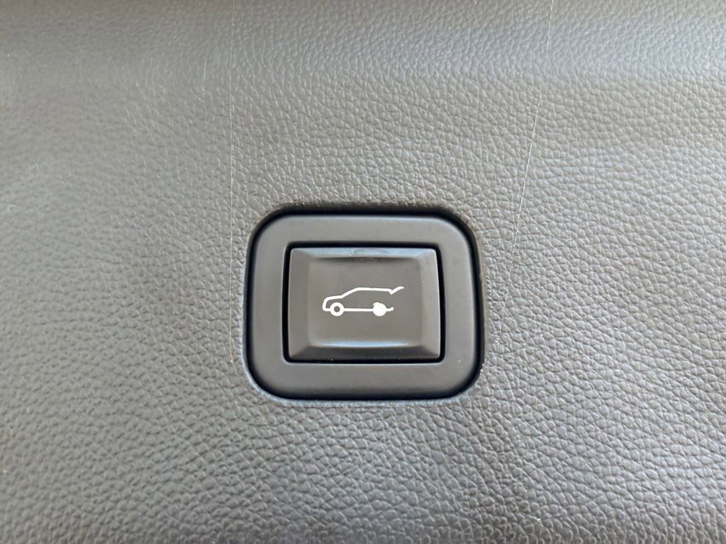 Used 2022 Buick Enclave Premium image 11