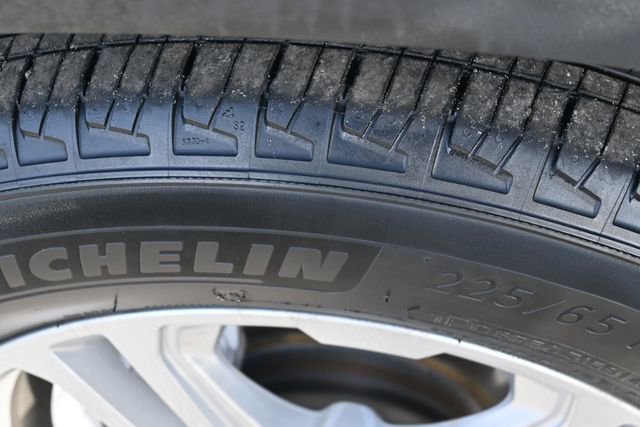 Used 2023 GMC Terrain SLE w/ Driver Convenience Package image 27