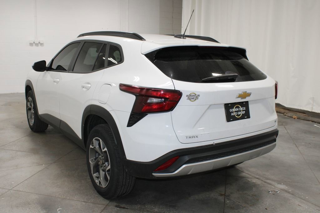 Used 2024 Chevrolet Trax LT image 7