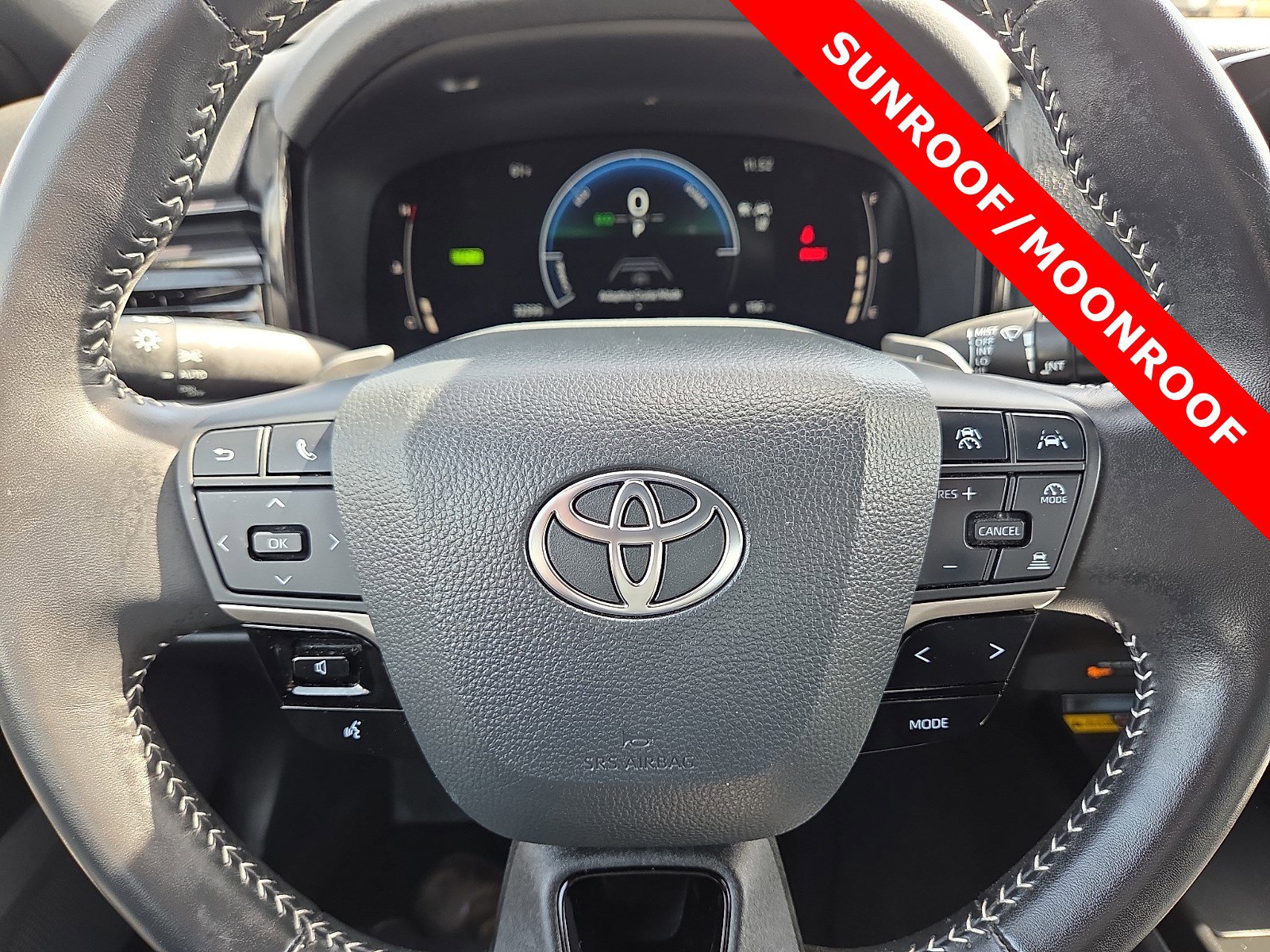 Used 2025 Toyota Camry SE w/ Convenience Package image 24