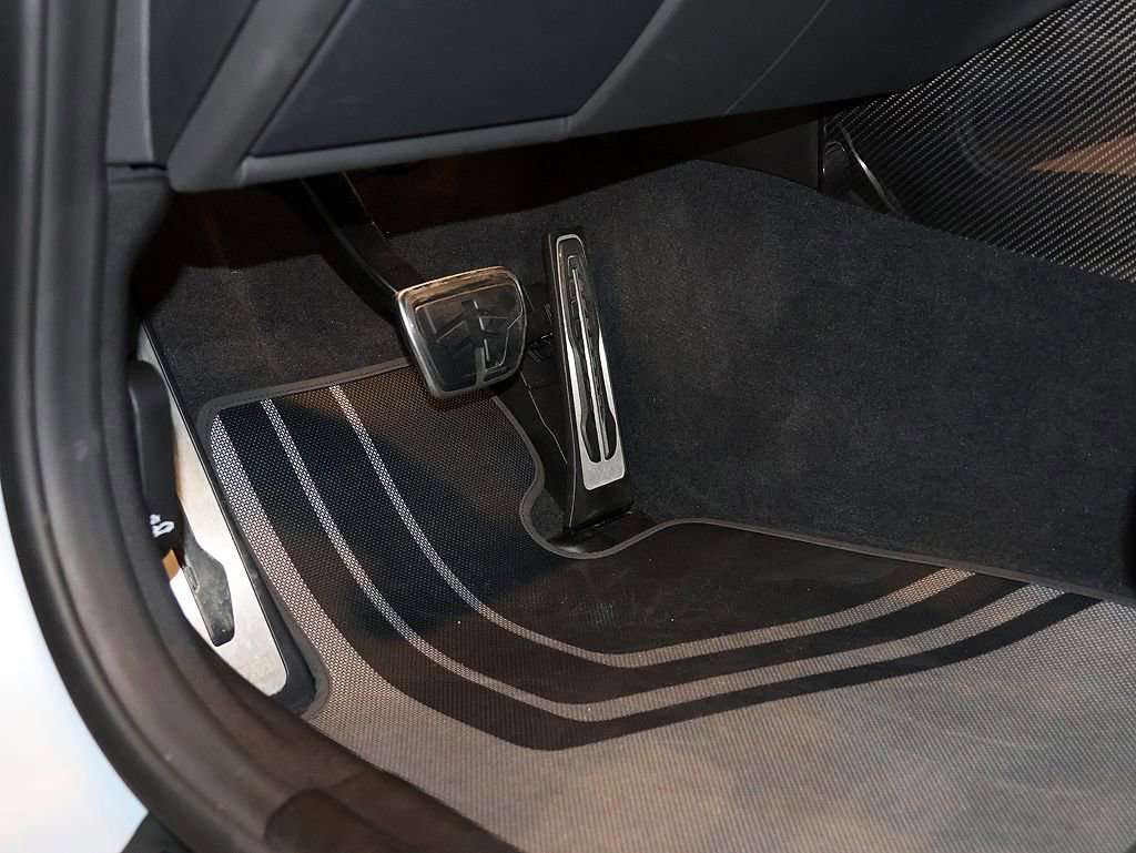 Used 2023 BMW M4 CSL image 42