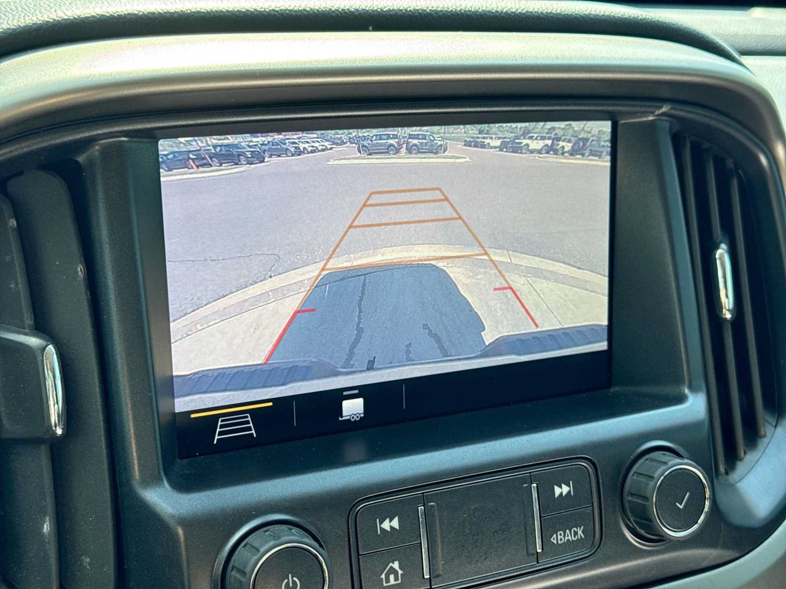Used 2020 Chevrolet Colorado Z71 AWD/4WD image 28