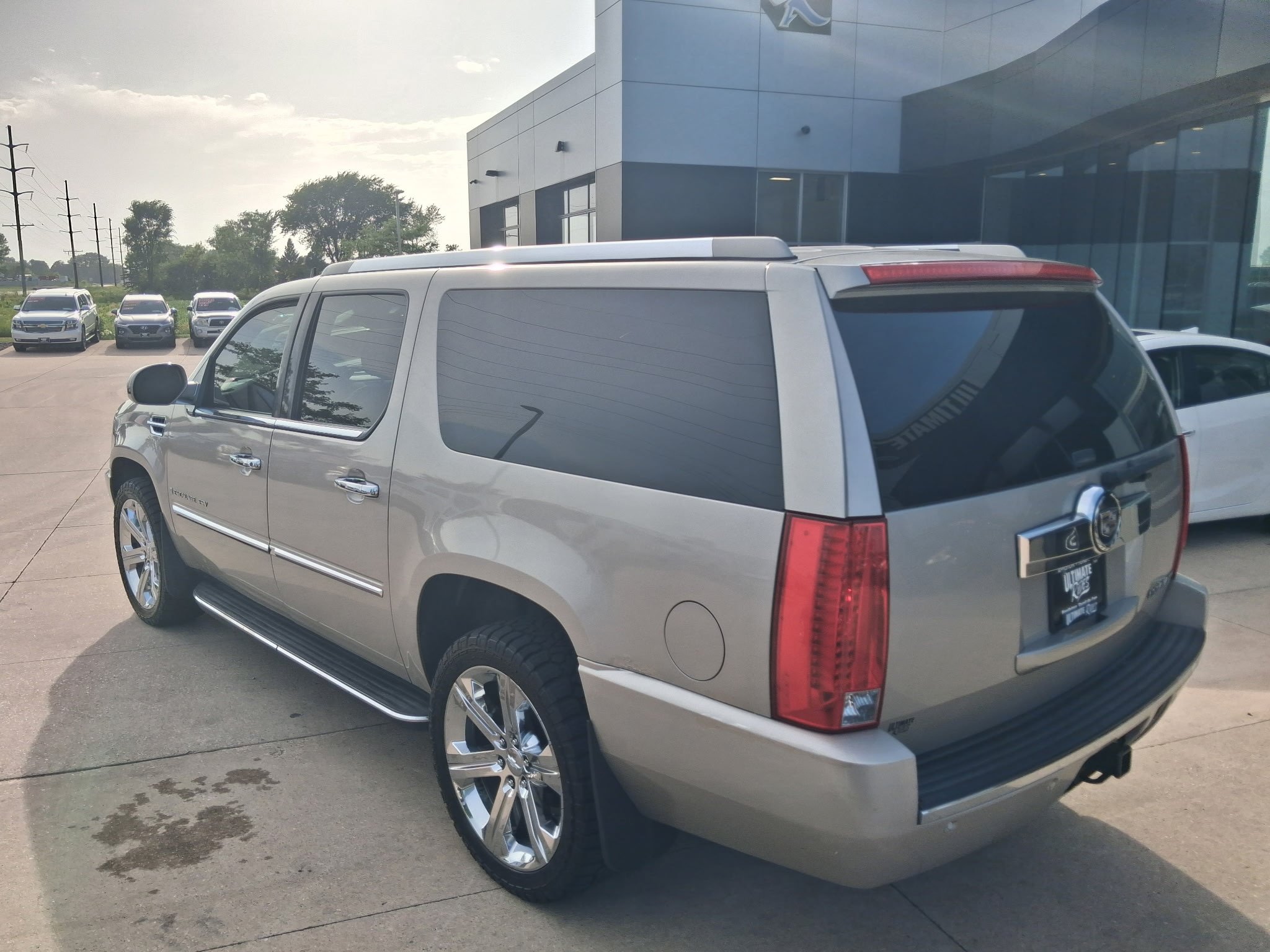 Used 2008 Cadillac Escalade ESV AWD image 7