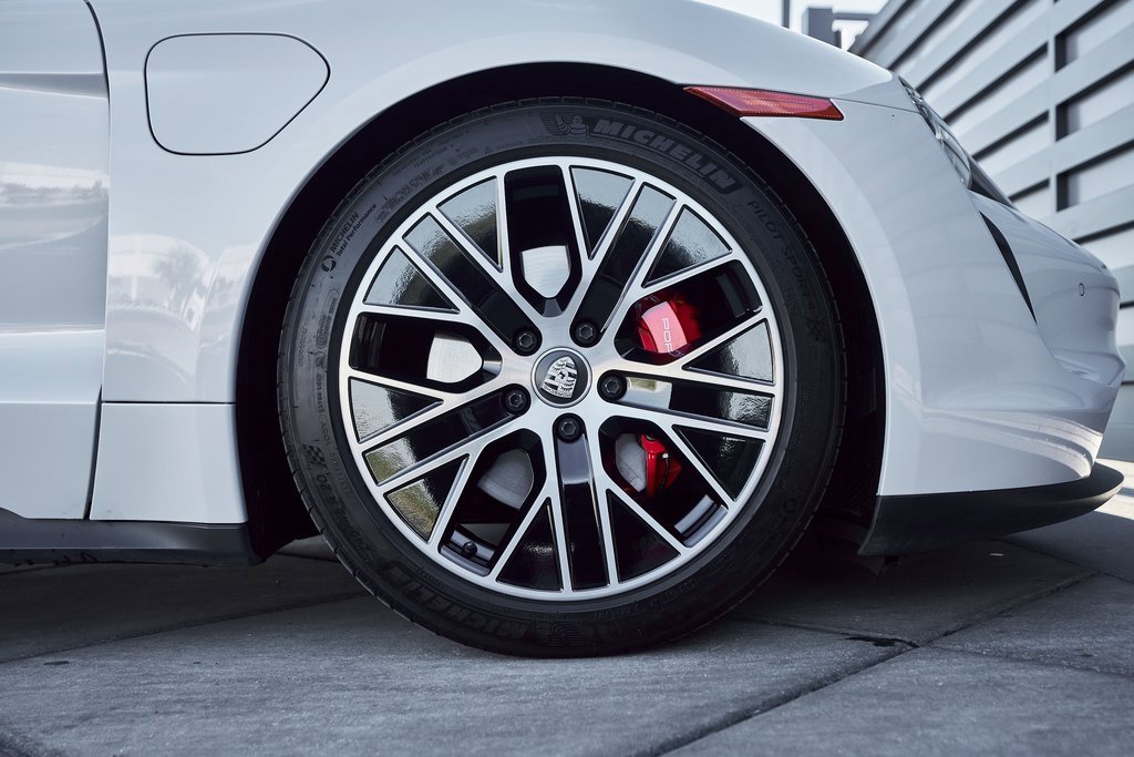 Used 2023 Porsche Taycan 4S w/ Premium Package image 20
