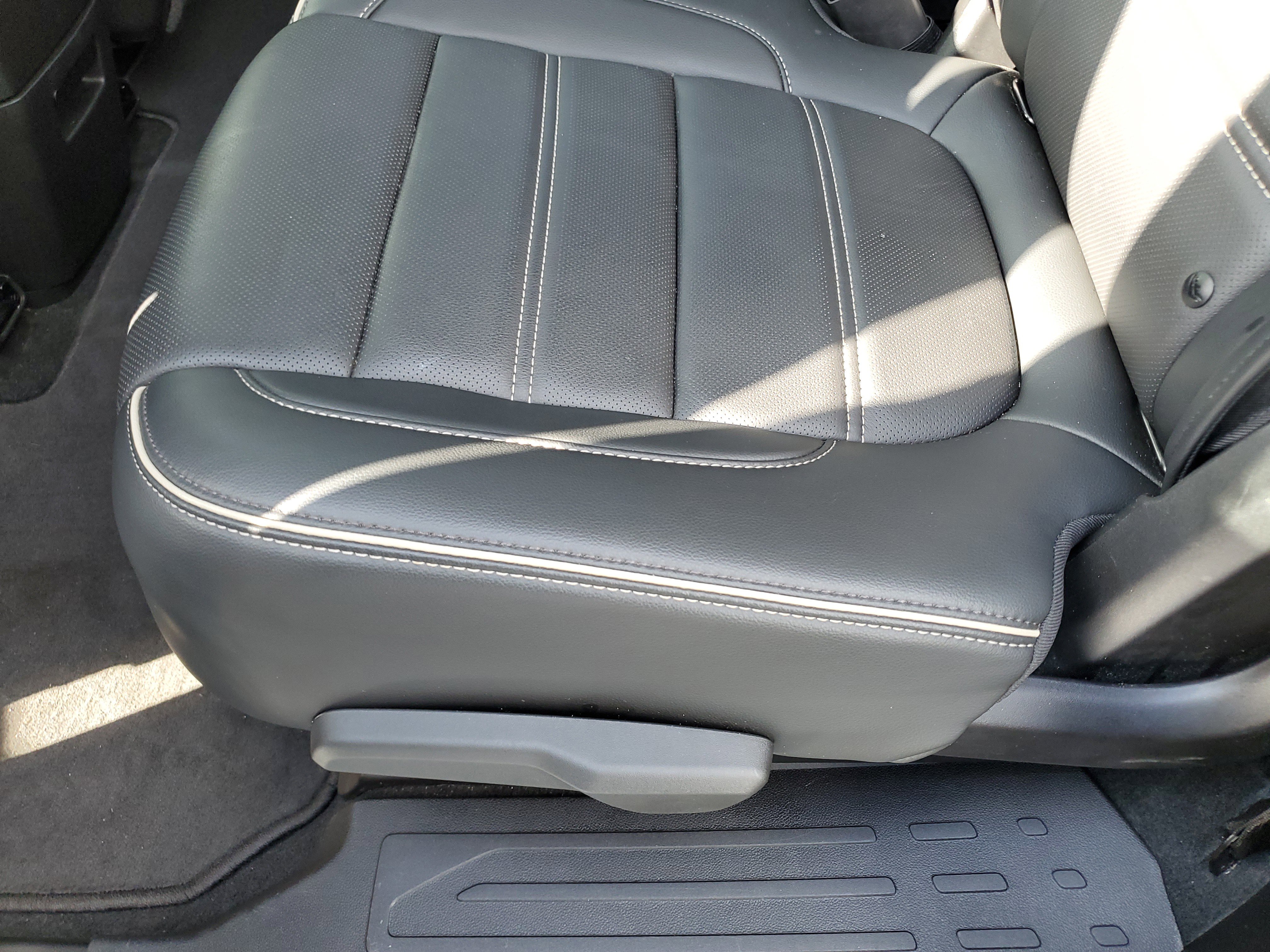 Used 2021 GMC Acadia Denali w/ Denali Ultimate Package image 34