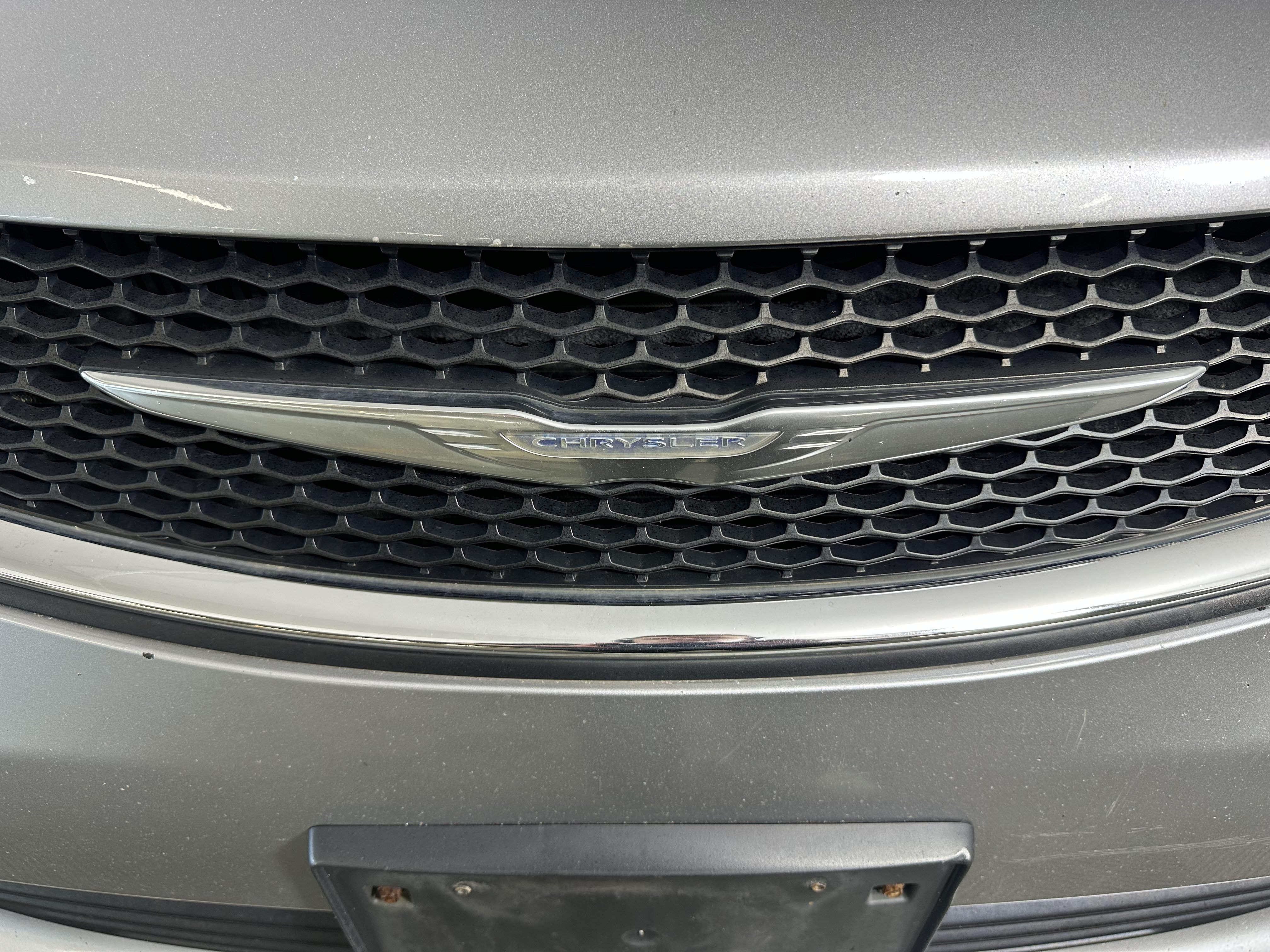 Used 2017 Chrysler Pacifica Touring w/ Tire & Wheel Group FWD image 9