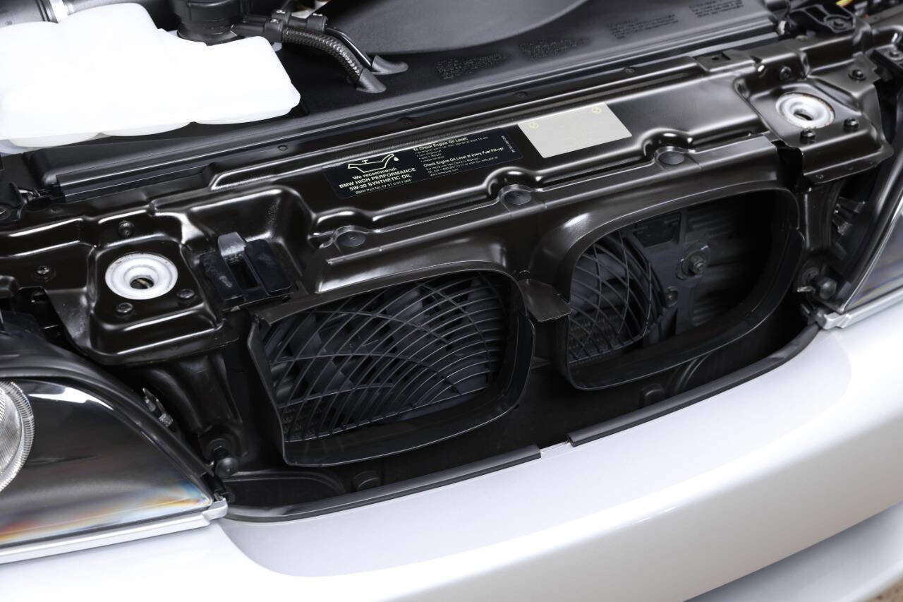 Used 2002 BMW M5 image 55