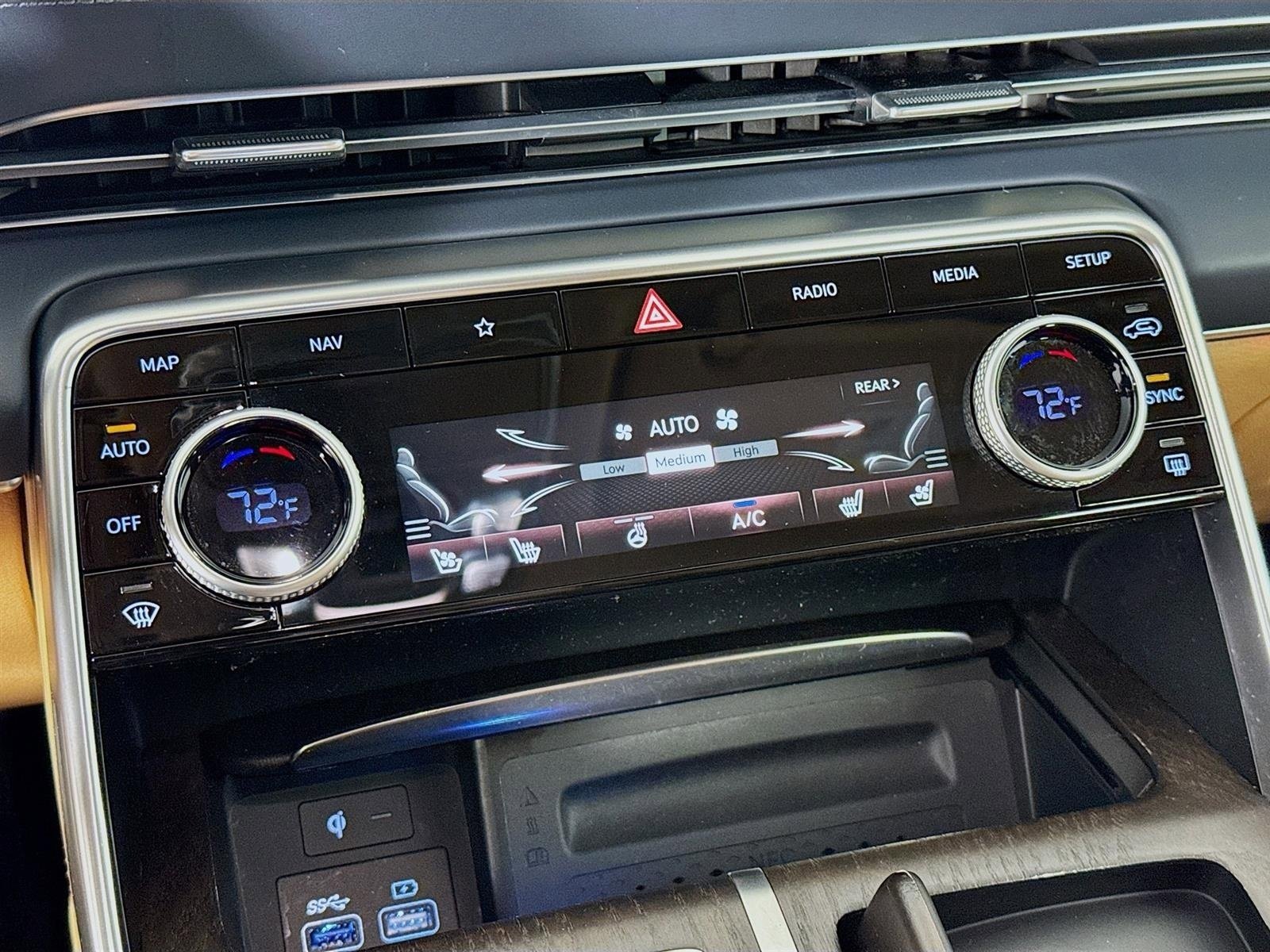 Certified 2023 Genesis GV80 3.5T w/ Prestige Matte Package image 18