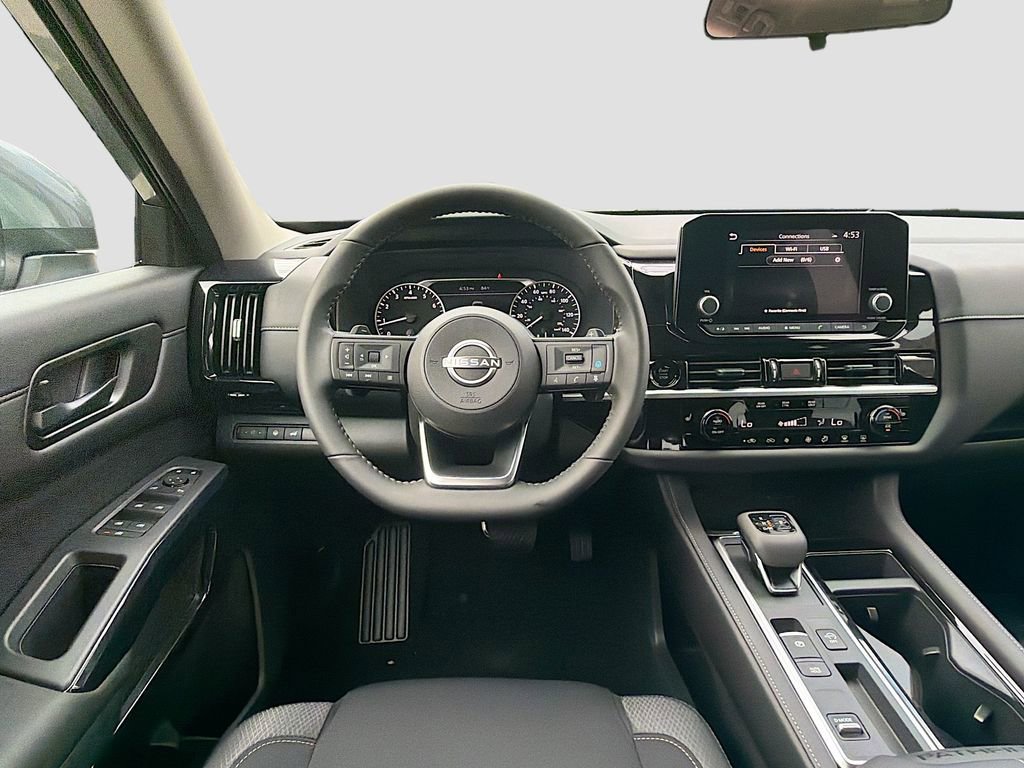 New 2025 Nissan Pathfinder SV w/ Black Appearance Package image 24