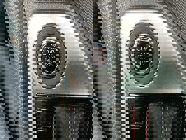 Used 2025 Nissan Sentra SR image 19