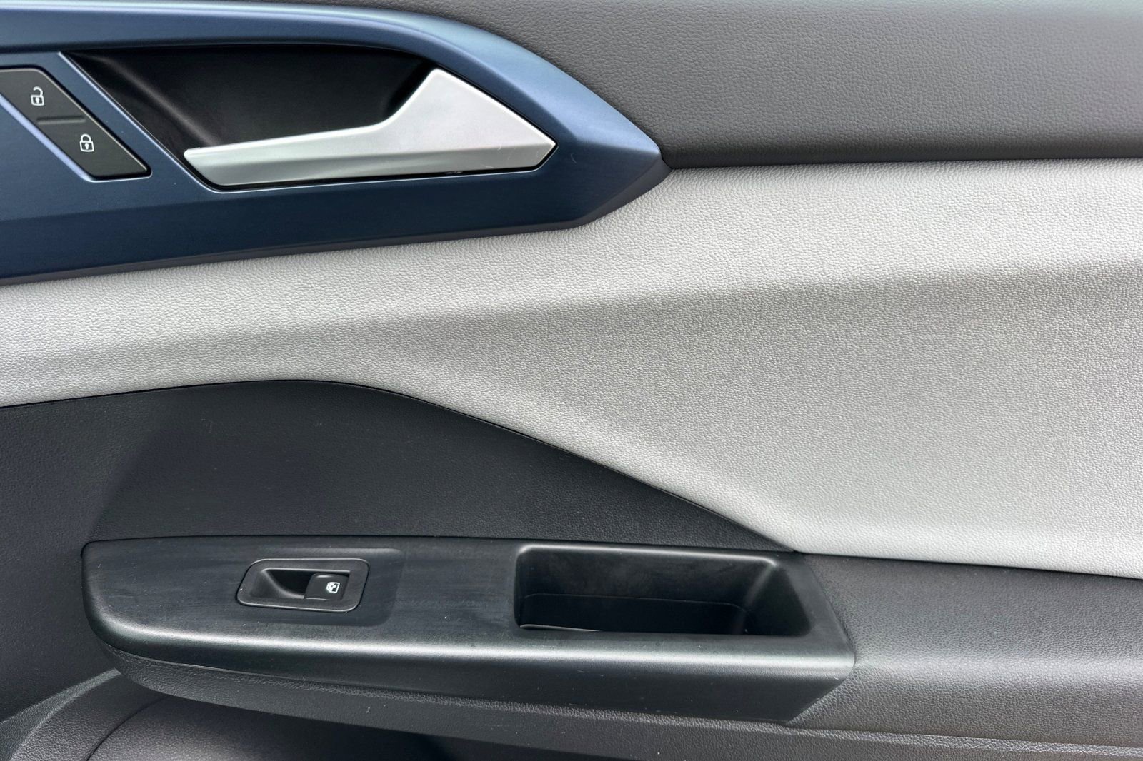 Used 2022 Volkswagen Taos SE image 19