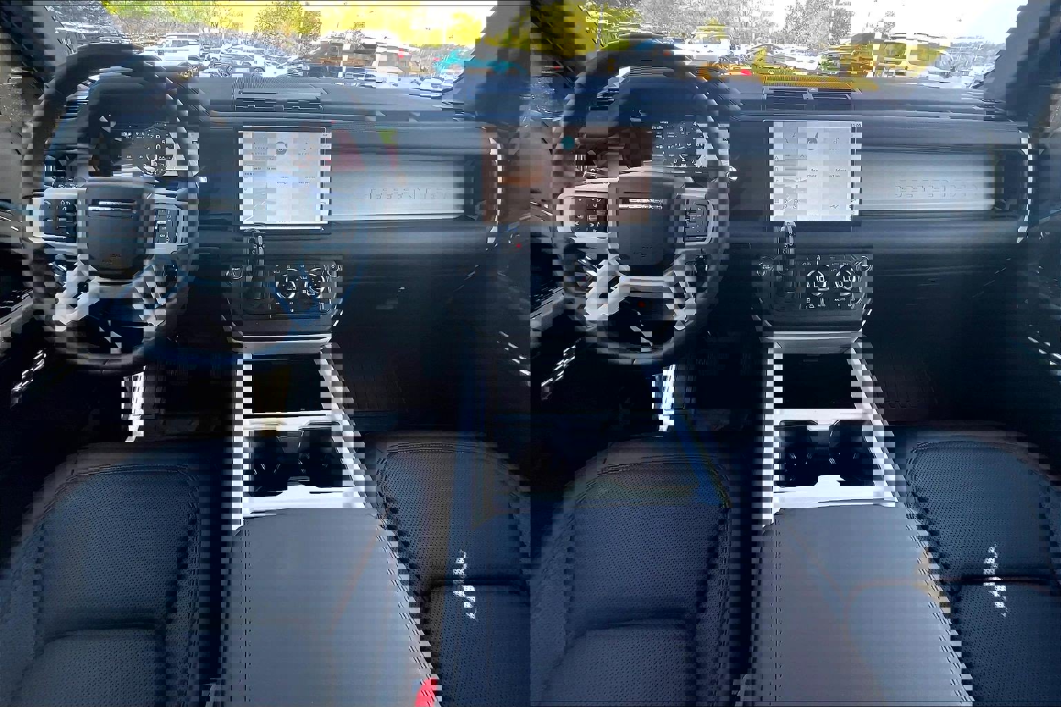 Used 2025 Land Rover Defender 110 S image 13