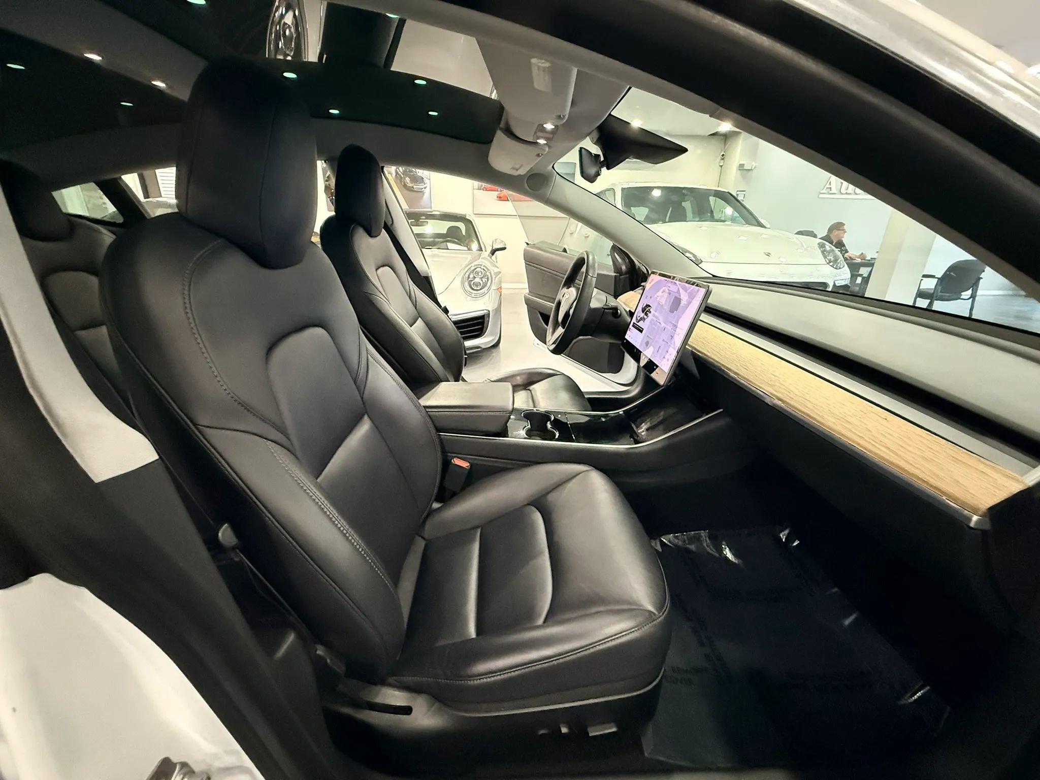 Used 2019 Tesla Model 3 Standard Range RWD image 16