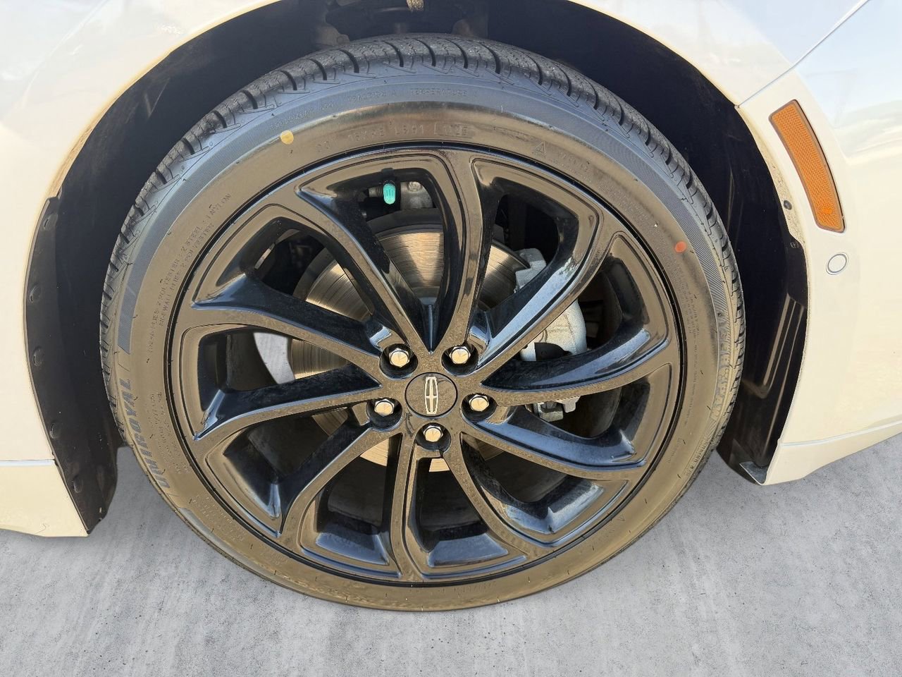 Used 2020 Lincoln MKZ Reserve w/ Monochromatic Package image 9