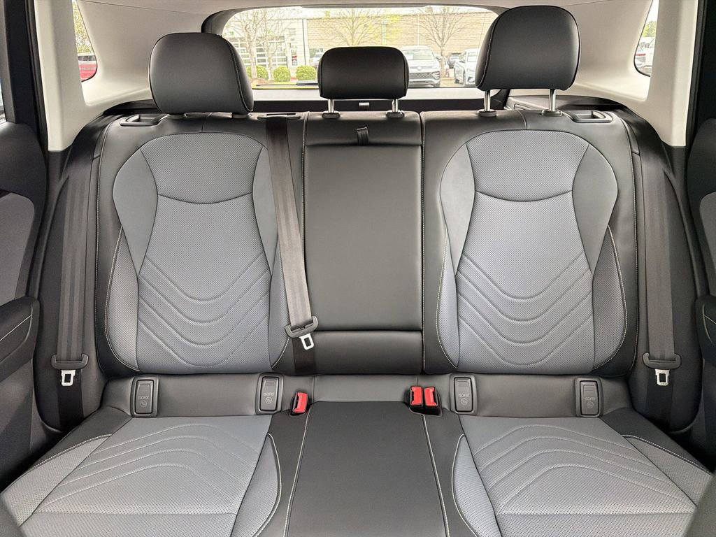 New 2026 Volkswagen Tiguan SE image 29