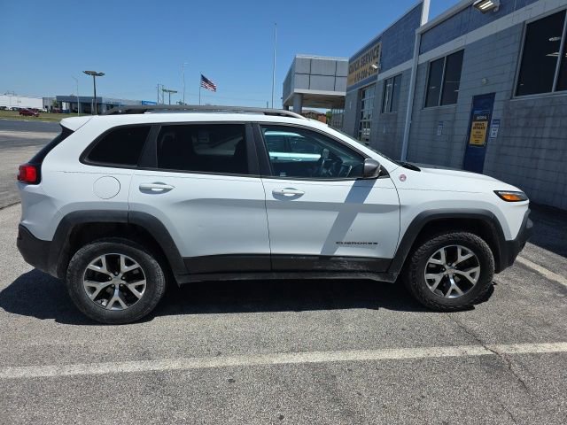 Used 2016 Jeep Cherokee Trailhawk w/ Comfort/Convenience Group AWD/4WD image 6